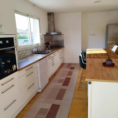 Maison De Avec Piscine Holiday home *